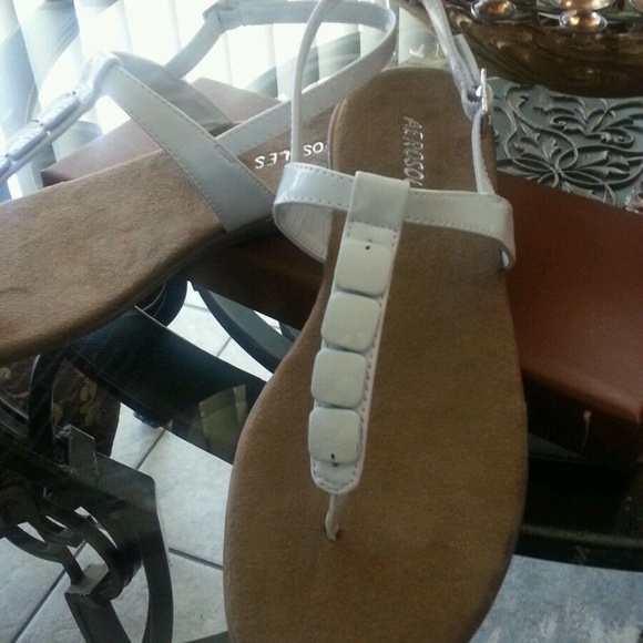 AEROSOLES WOMEN WHITE SANDALS - Picture 2 of 6